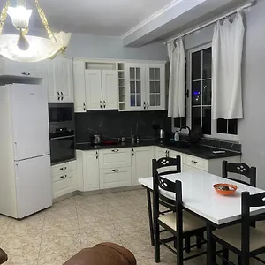 https://apartment-center-of-tirana-110m-1184-sq-ft.hotels-in-tirana.com
